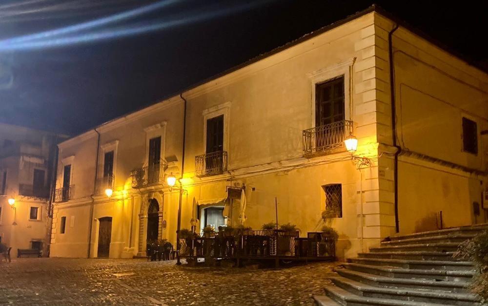 B&B Palazzo Pancaro Altomonte Exterior foto